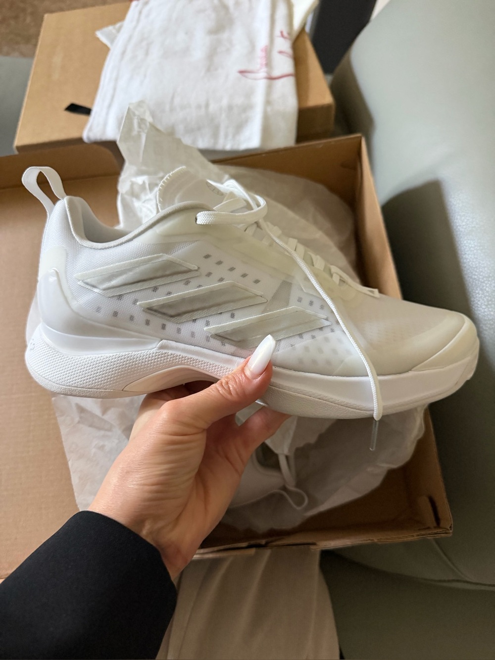 Brand new in box Adidas Avacourt Women’s Size 6.5 Tennis shoes sneakers